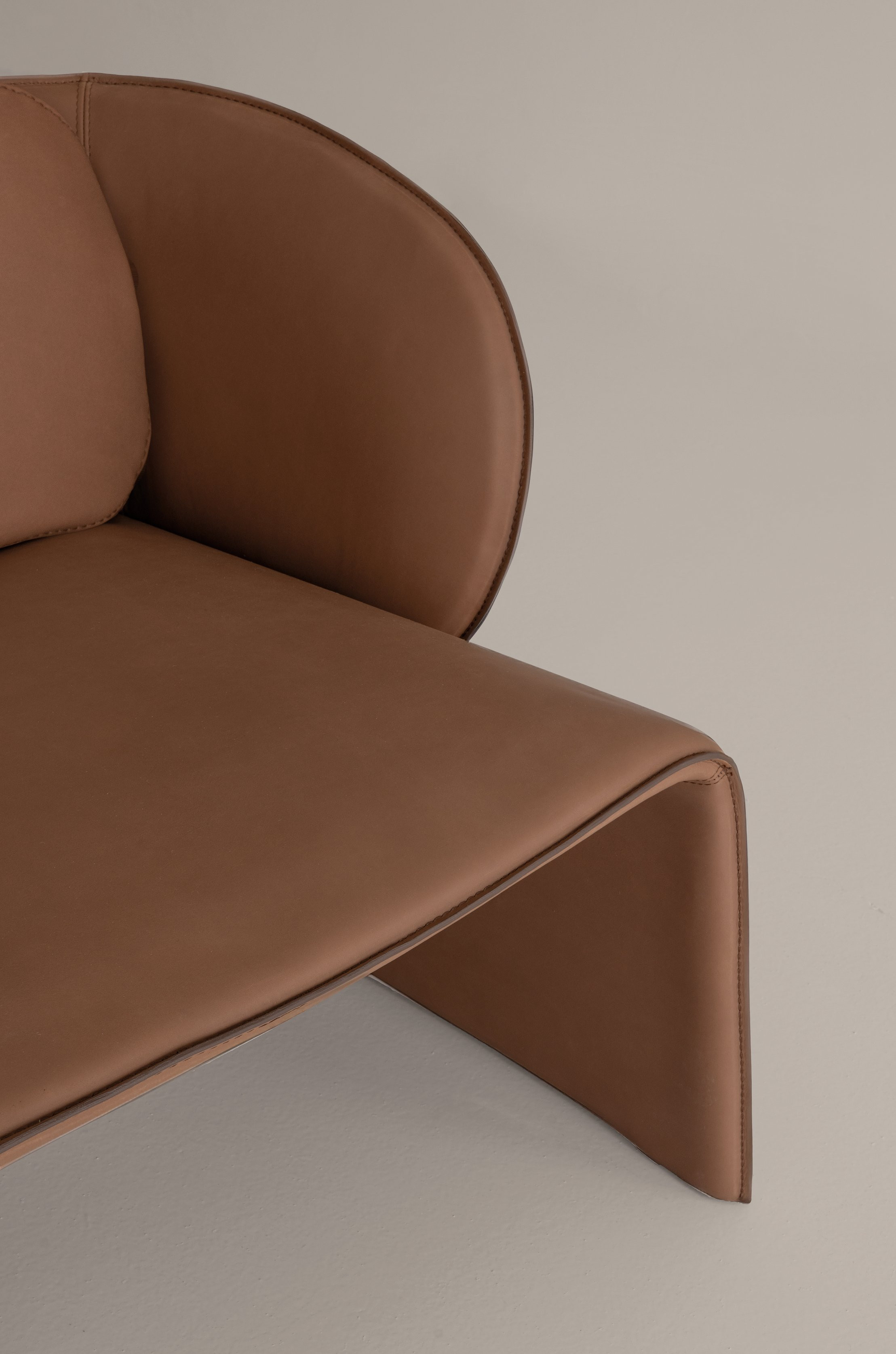 KNIGHT POLTRONA | Poltrone | Divani e poltrone | CIERRE 1972 - Masonionline
